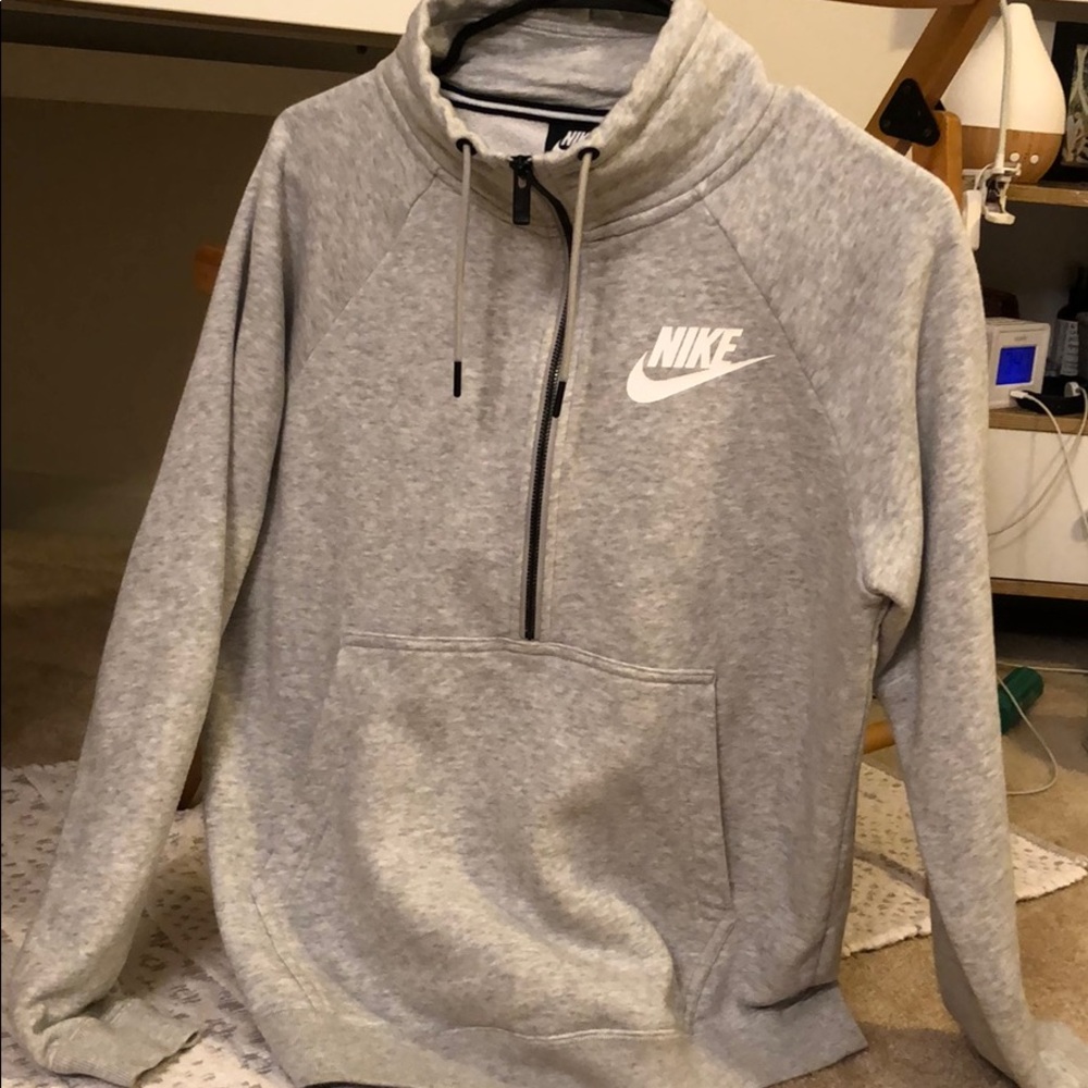 Nike pull over